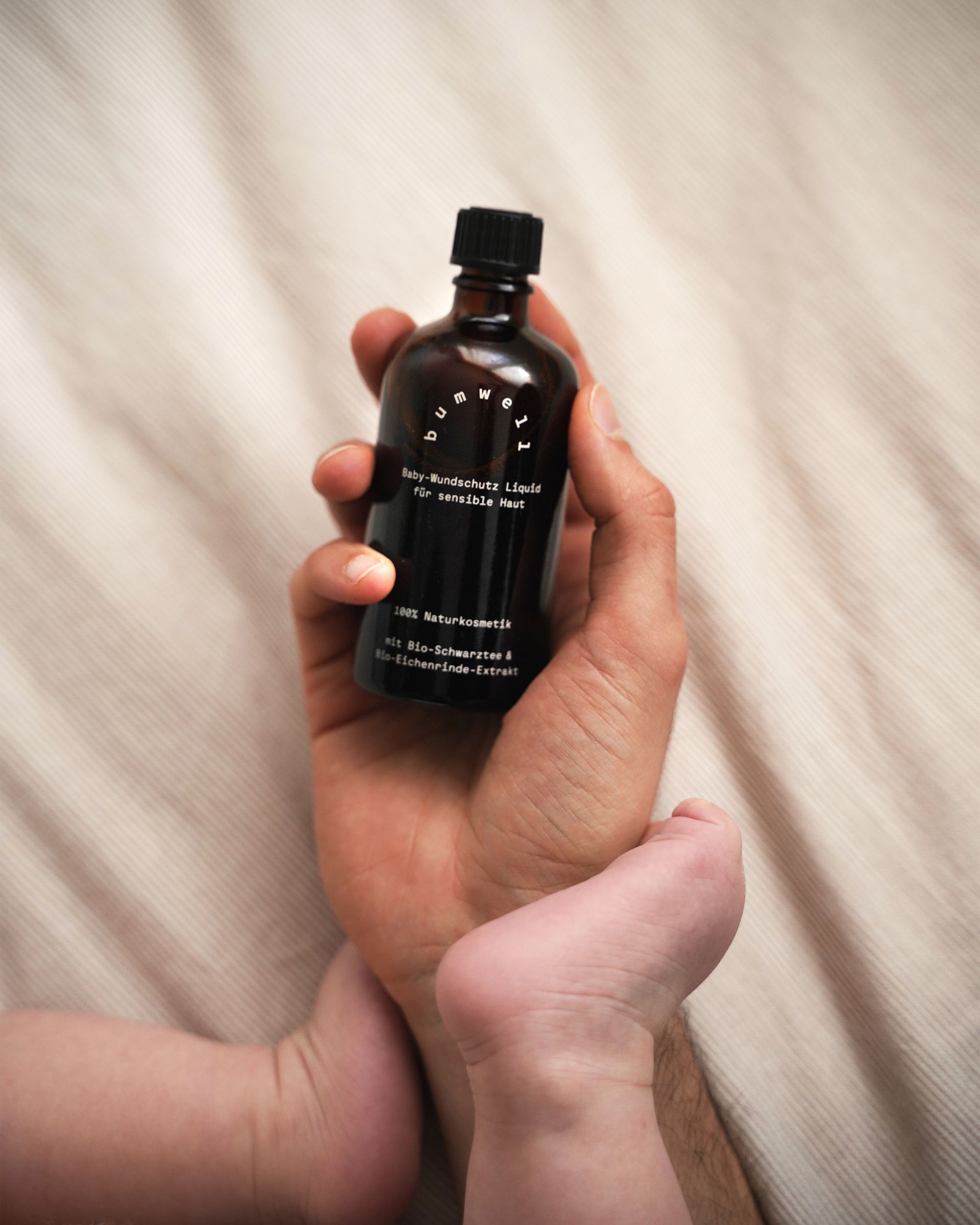 bumwell product in hand